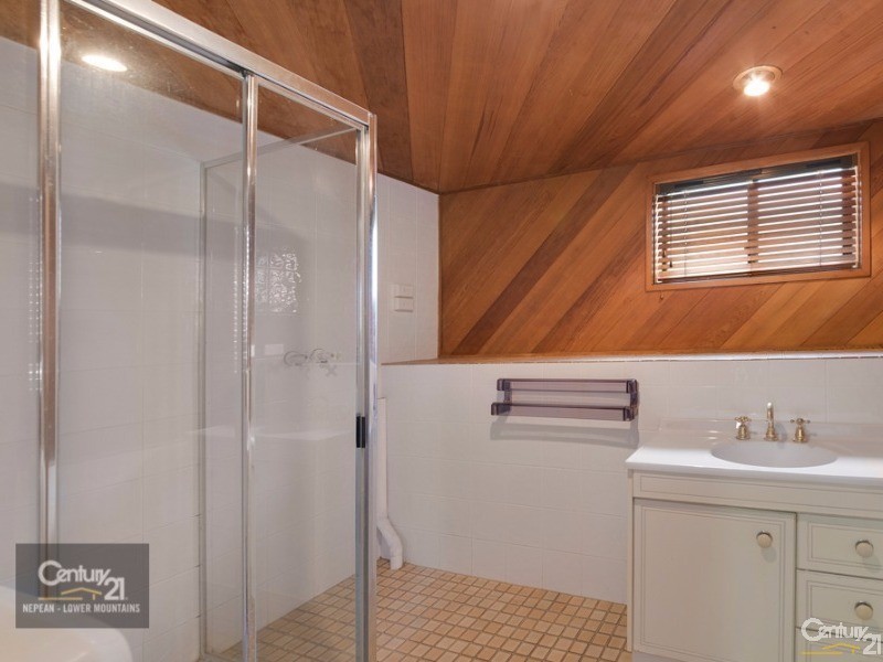 74 Russell Avenue, Valley Heights NSW 2777