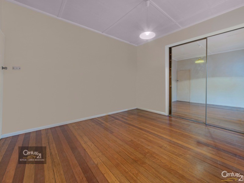 60 Weir Road, Warragamba NSW 2752