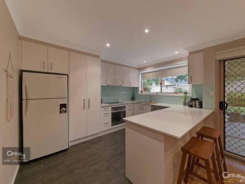 2/12 Schoolhouse Road, Glenmore Park NSW 2745