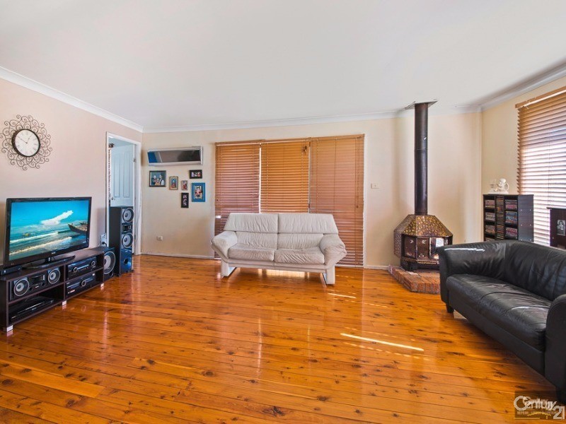 2 Silverdale Road, Wallacia NSW 2745