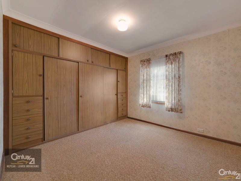 8 First Street, Warragamba NSW 2752