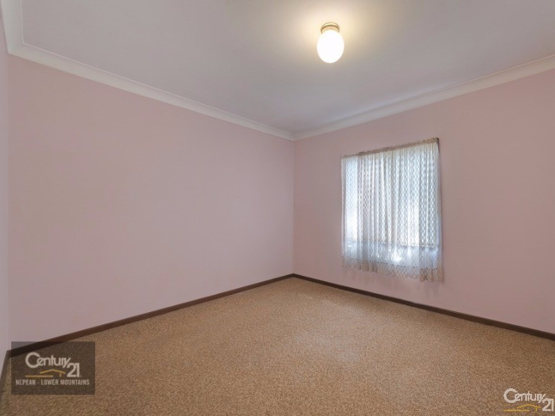 8 First Street, Warragamba NSW 2752