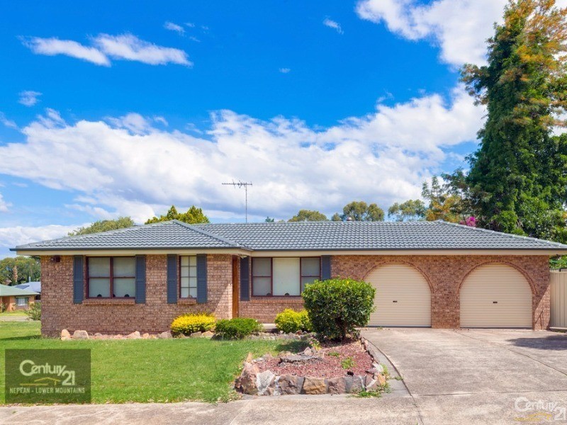 18 Blaxland Avenue, Luddenham NSW 2745