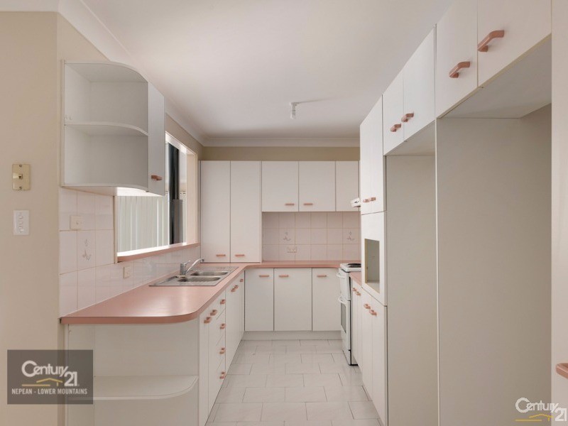 18 Blaxland Avenue, Luddenham NSW 2745