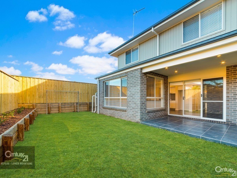 6 Riverflat Drive, Glenmore Park NSW 2745