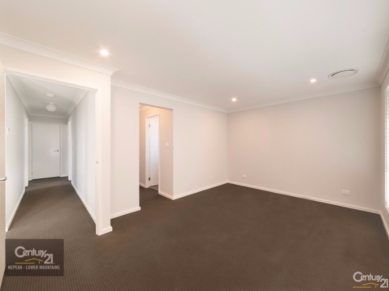 6 Riverflat Drive, Glenmore Park NSW 2745