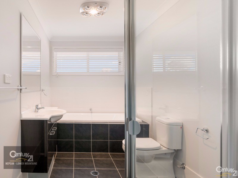 6 Riverflat Drive, Glenmore Park NSW 2745