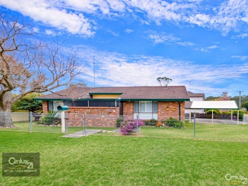 13 Green Street, Wallacia NSW 2745