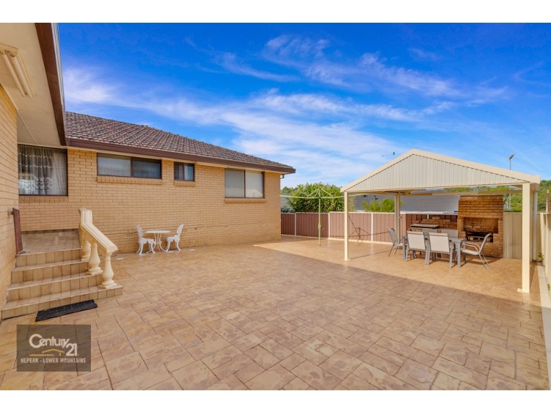 16 Green Street, Wallacia NSW 2745