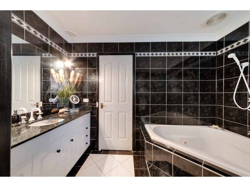 33 McKay Drive, Silverdale NSW 2752