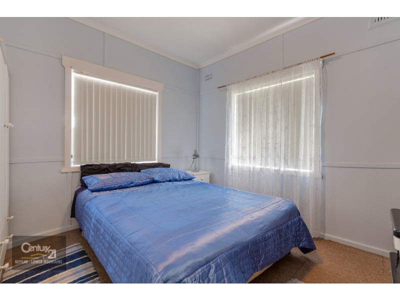 9 First Street, Warragamba NSW 2752