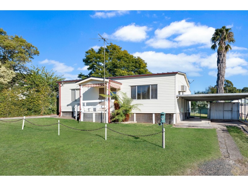 9 First Street, Warragamba NSW 2752
