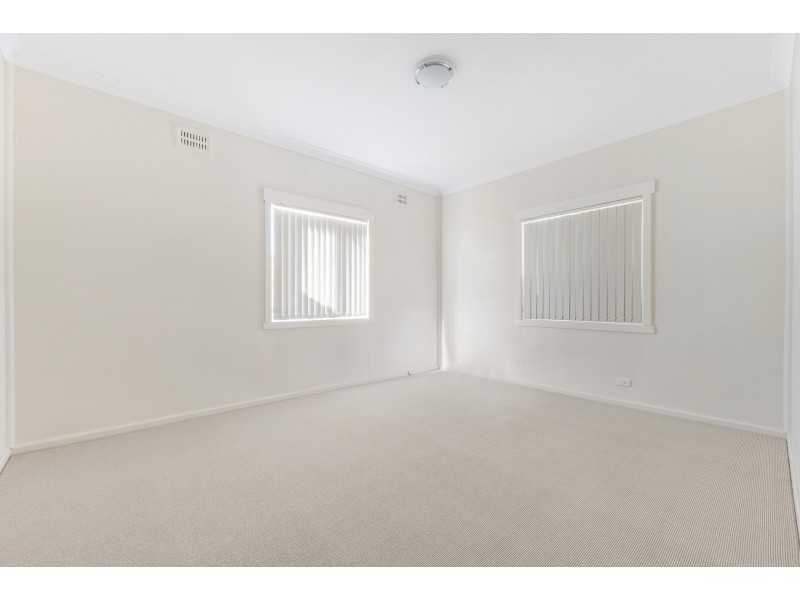 9 First Street, Warragamba NSW 2752