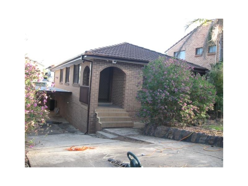 18 Franklin Place, Bossley Park NSW 2176