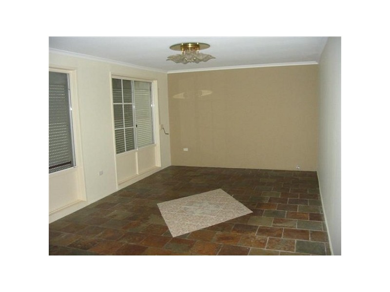 3 Zuni Close, Bossley Park NSW 2176