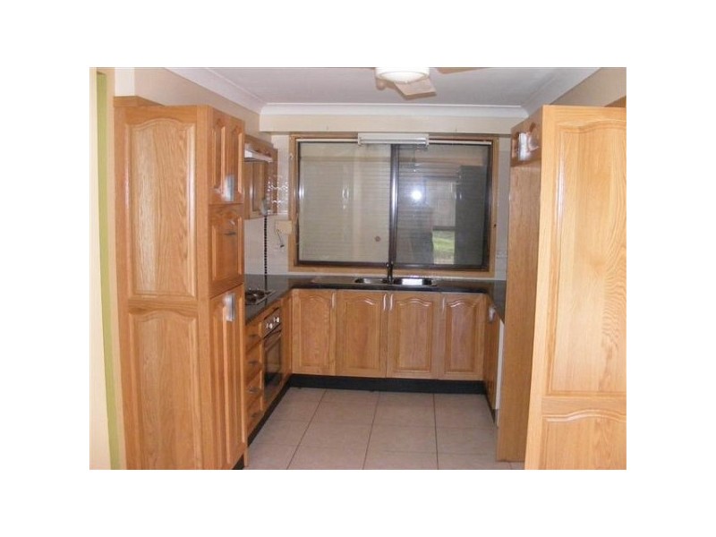 6 FUCHSIA PLACE, Bossley Park NSW 2176