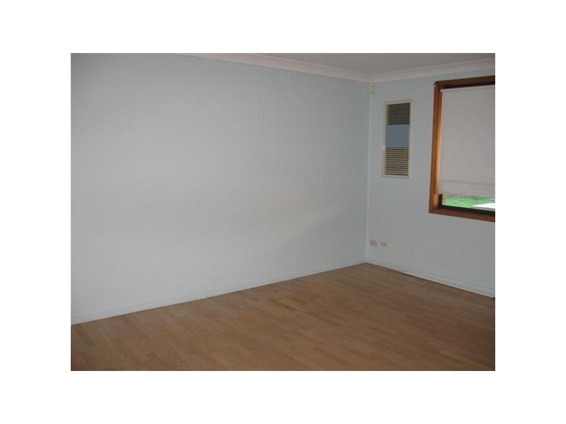 Edensor Park NSW 2176