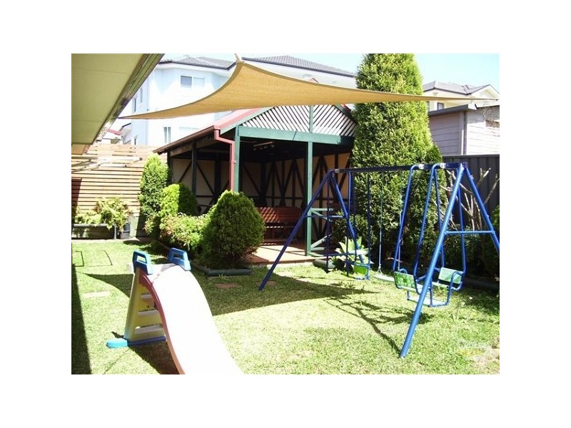Edensor Park NSW 2176