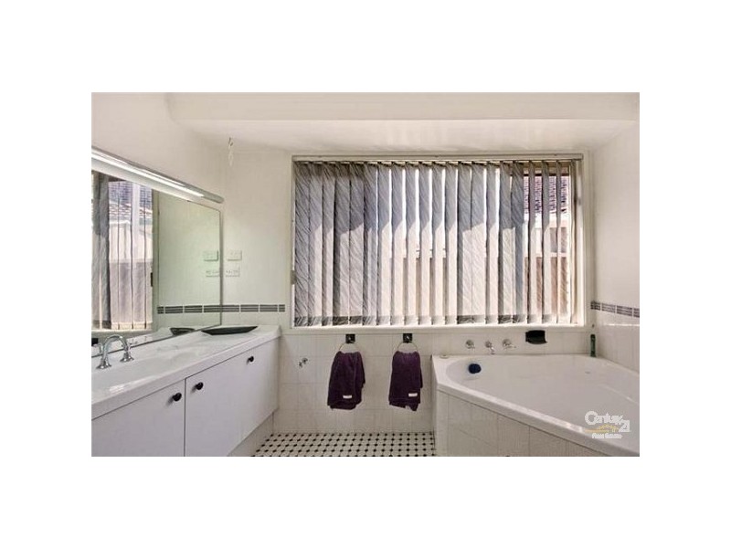 Edensor Park NSW 2176