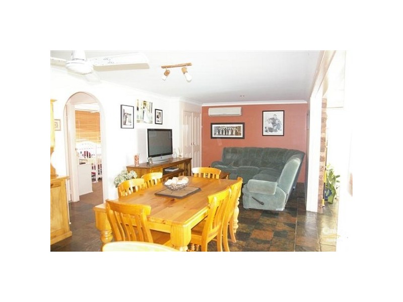 4 Teak Close, Bossley Park NSW 2176