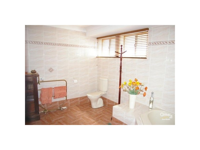 4 Teak Close, Bossley Park NSW 2176