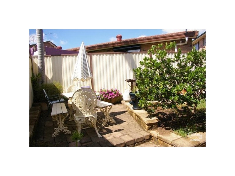 4 Teak Close, Bossley Park NSW 2176