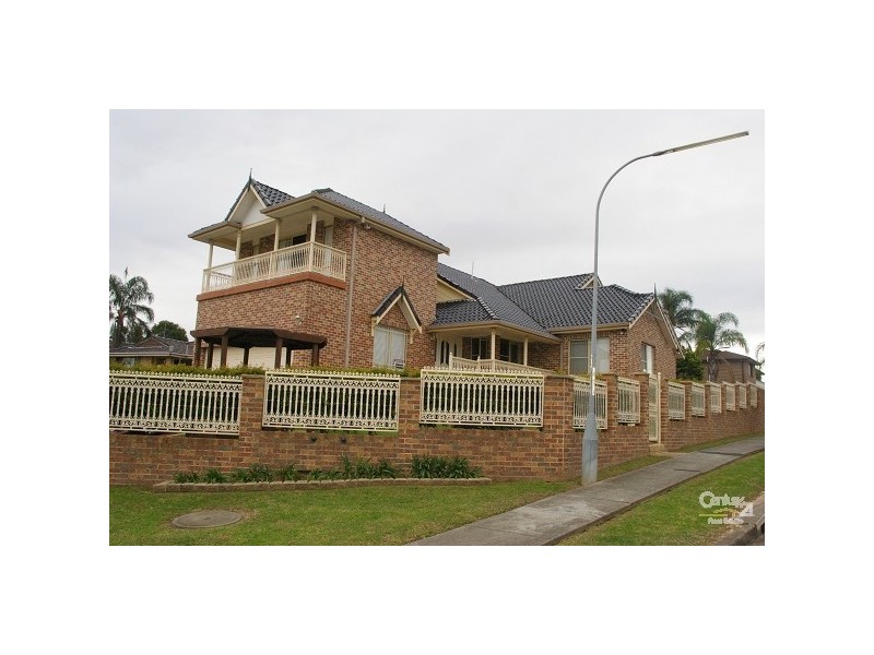 7 Yass Close, Bossley Park NSW 2176