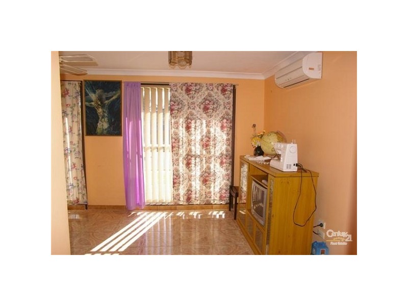 63 Mulligan Street, Bossley Park NSW 2176