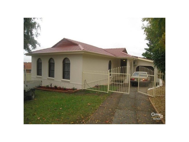 6 Parr Close, Bossley Park NSW 2176