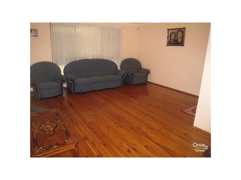 6 Parr Close, Bossley Park NSW 2176