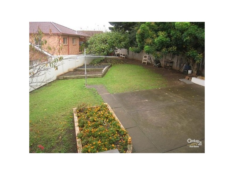 6 Parr Close, Bossley Park NSW 2176