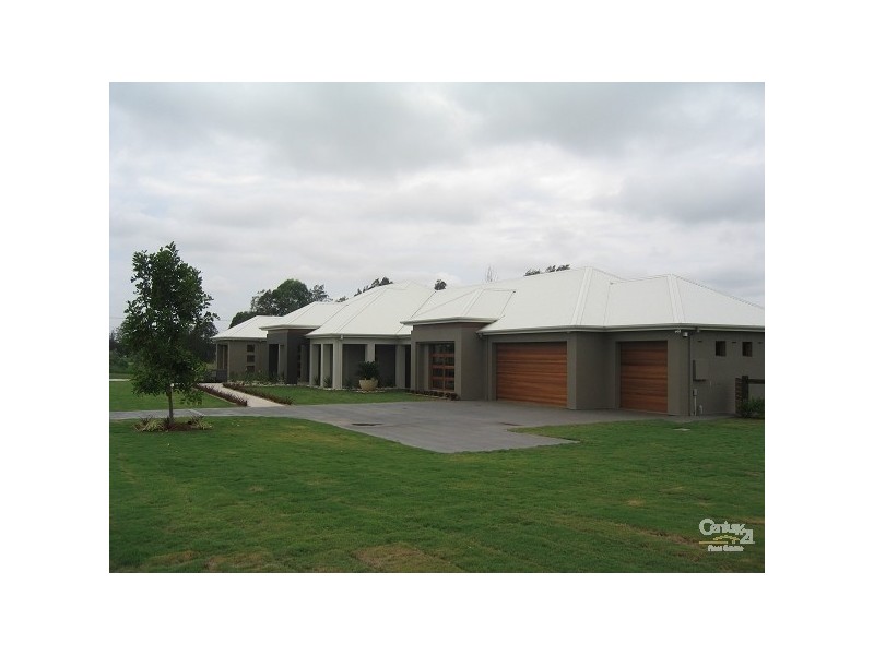 2 Portrush Crescent, Luddenham NSW 2745