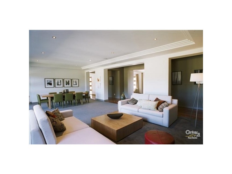 2 Portrush Crescent, Luddenham NSW 2745