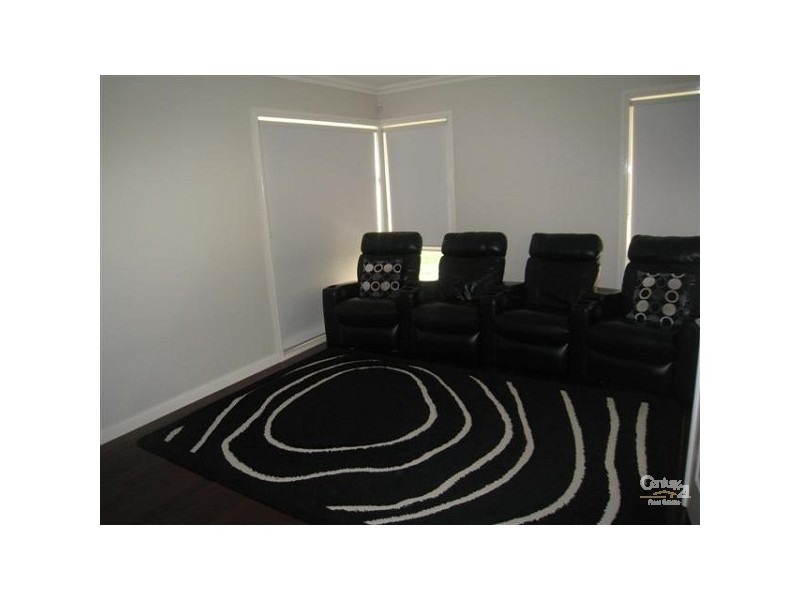 9 Holbrook Street, Bossley Park NSW 2176