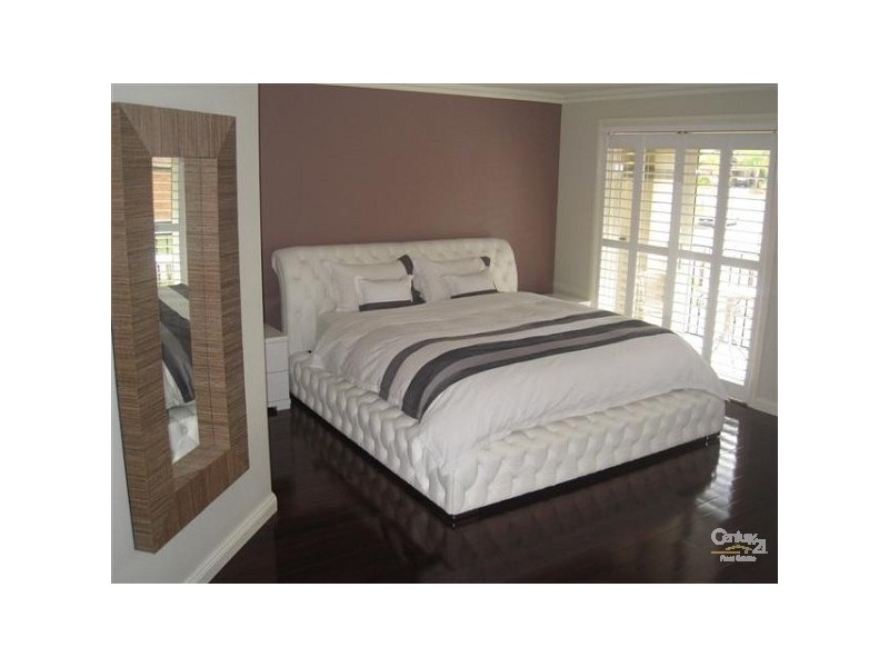 9 Holbrook Street, Bossley Park NSW 2176