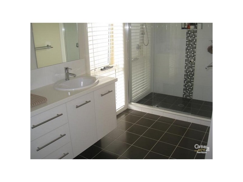 9 Holbrook Street, Bossley Park NSW 2176