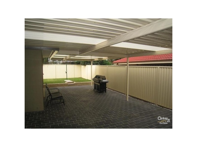 9 Holbrook Street, Bossley Park NSW 2176