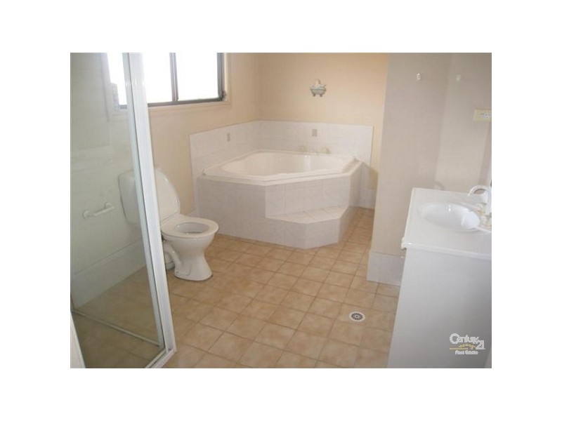 4b OKeefes Place, Horningsea Park NSW 2171