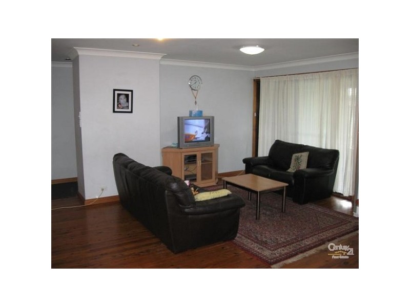 5 Belfield Road, Bossley Park NSW 2176