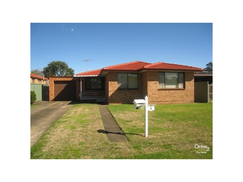 4 Christie Street, Prairiewood NSW 2176