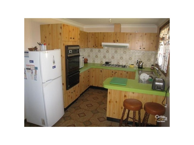 4 Christie Street, Prairiewood NSW 2176