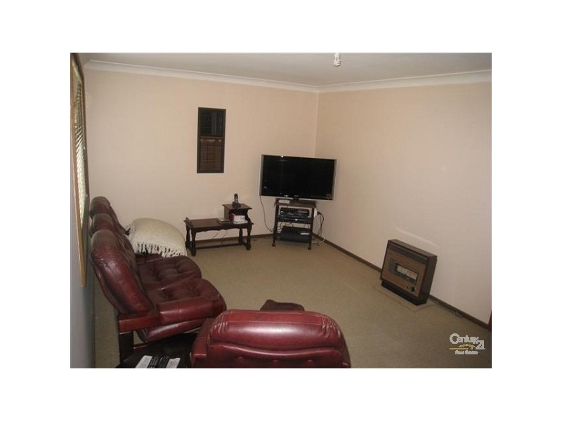 4 Christie Street, Prairiewood NSW 2176