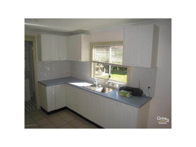 4 Christie Street, Prairiewood NSW 2176