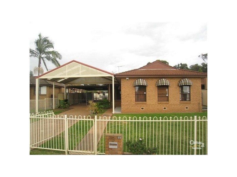 9 Benghazi Street, Bossley Park NSW 2176