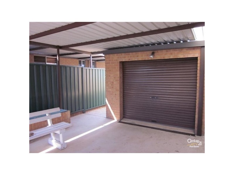 25 Pleasant Street, Bossley Park NSW 2176