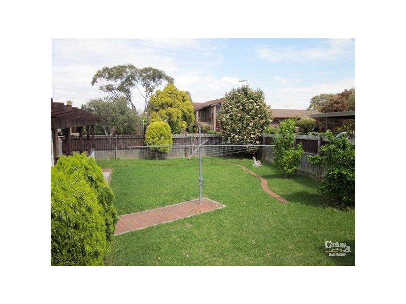 25 Pleasant Street, Bossley Park NSW 2176