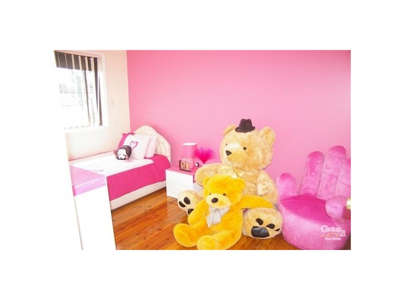 23 Kingfisher Avenue, Bossley Park NSW 2176