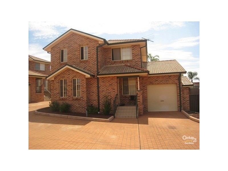 Edensor Park NSW 2176