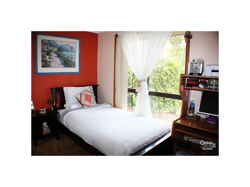 Edensor Park NSW 2176