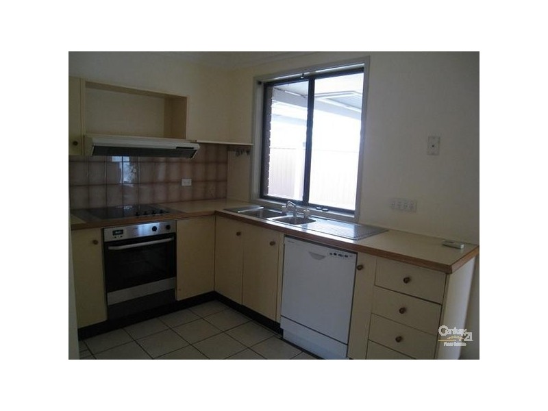 14 Castlereagh St, Bossley Park NSW 2176